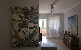 Greca Mare-Traditional Greek Boutique Apt.